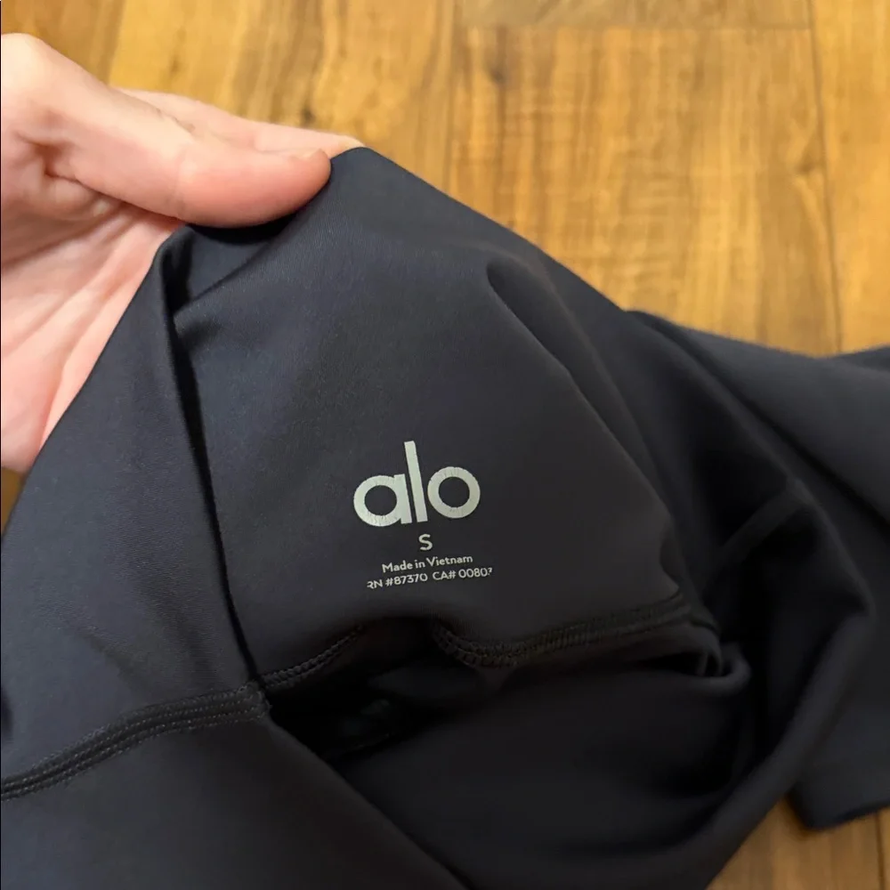 ALO Yoga High-Waisted Airlift Anthracite Leggings - Picture 6 of 6